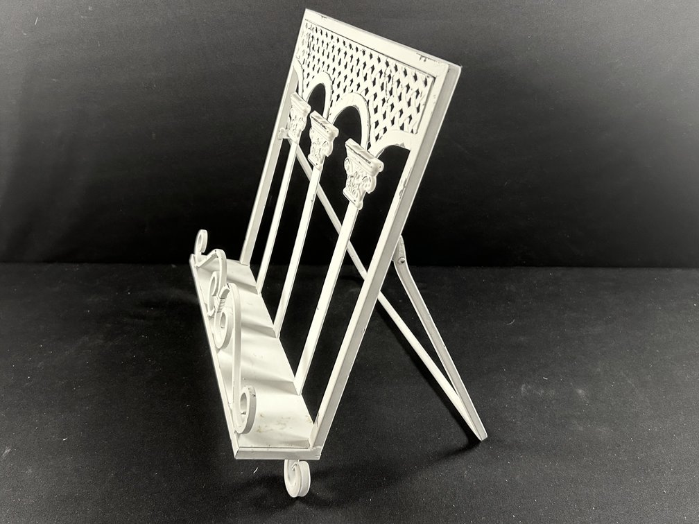 Metal Easel