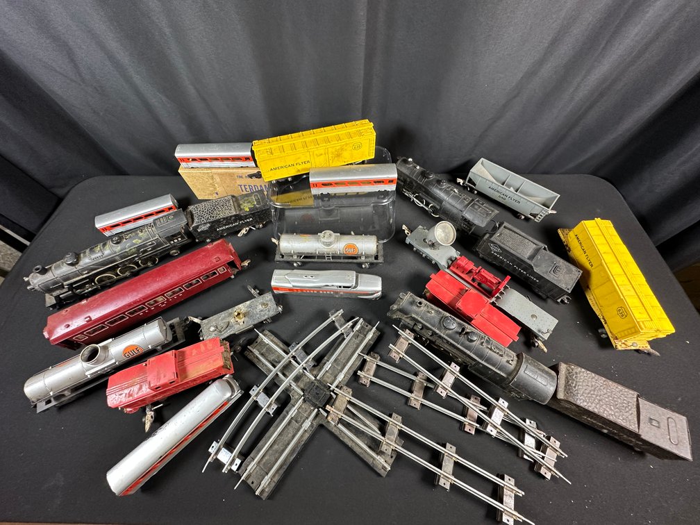 American Flyer S-Gauge Model Trains, Rolling Stock, and Track