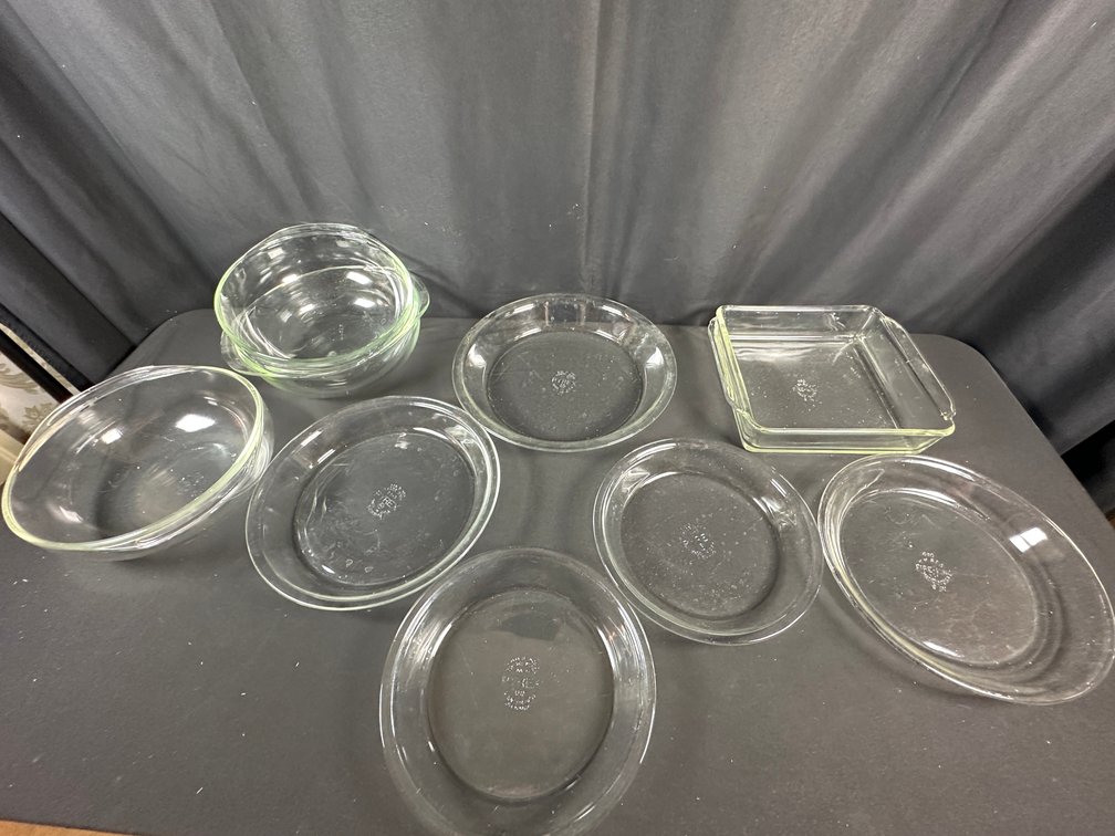Clear Glass Bakeware, Pie Plates, and Bowls