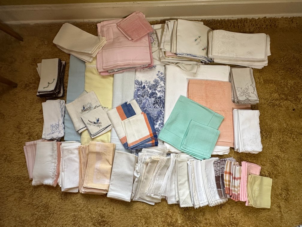 Linen, Cotton, and Damask Table Linens and Napkins