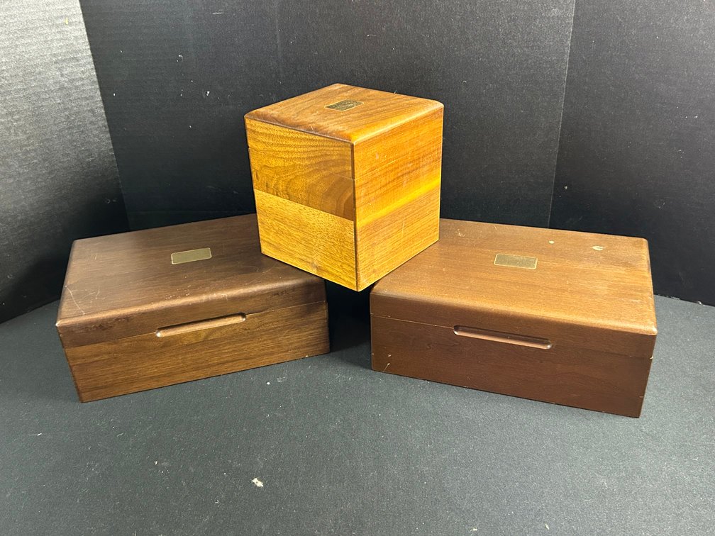 Decatur Industries Walnut Cigar Humidor Boxes