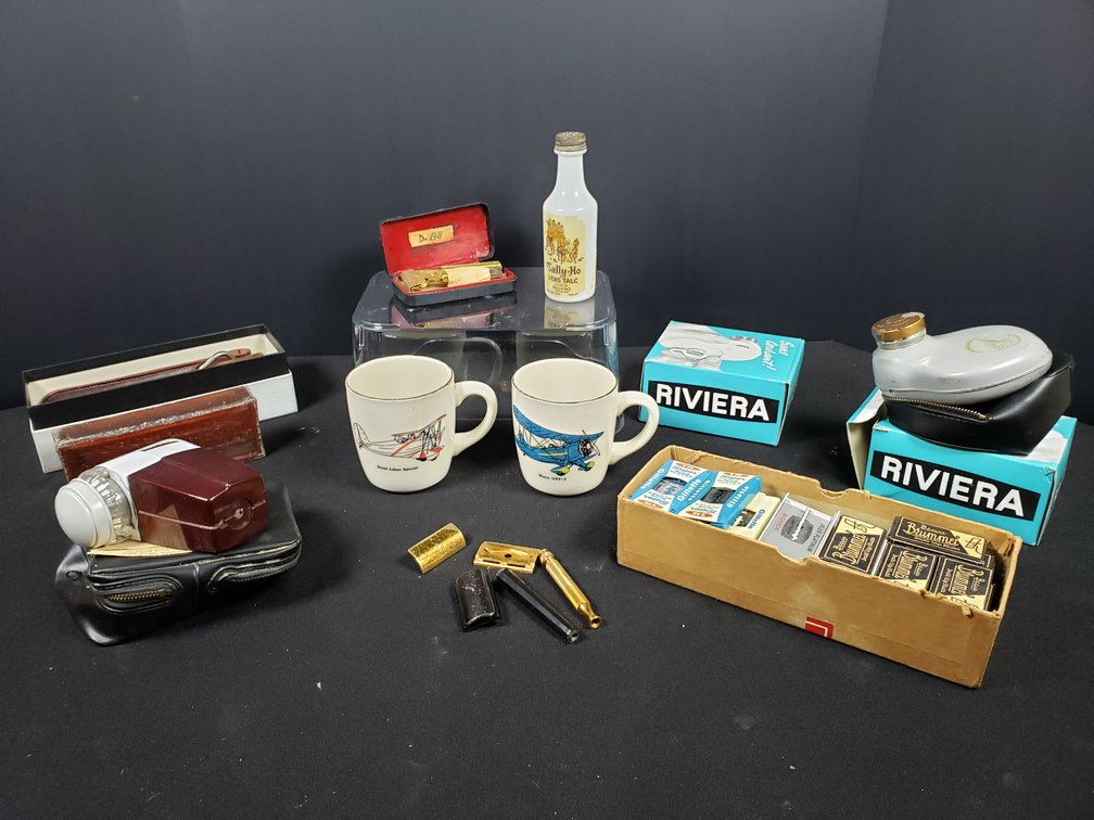 Mechanical Shavers, Safety Razors, Mugs, and Grooming Items