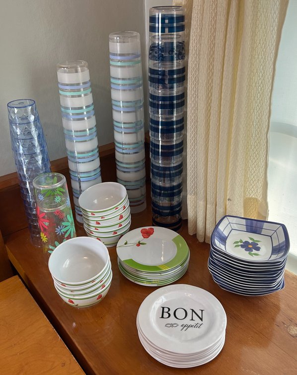 Plastic Tumblers, Melamine Tableware, Ceramic Plates, and More