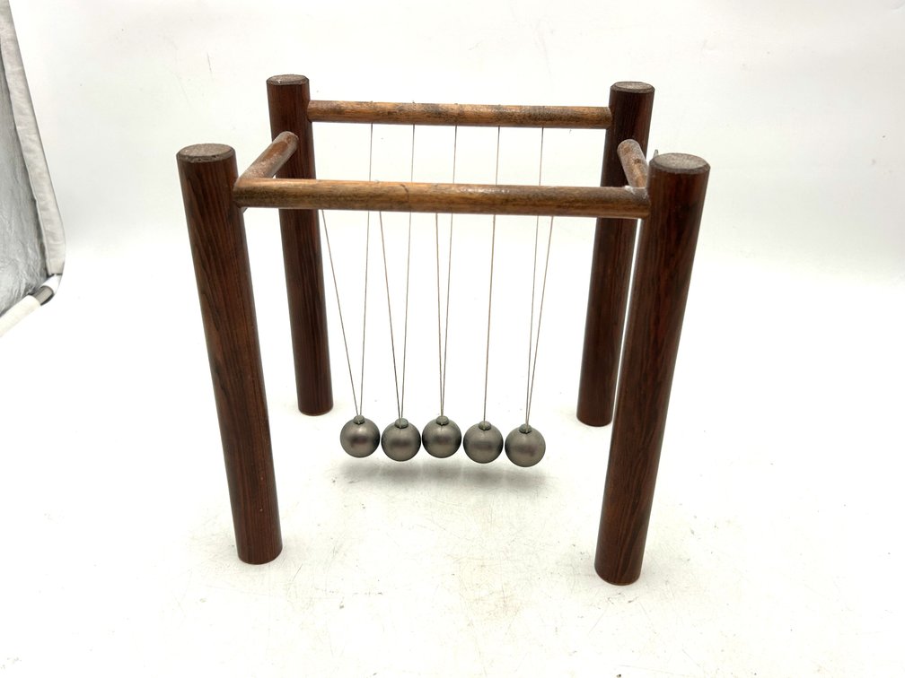 Newton's Cradle Kinetic Desk Toy
