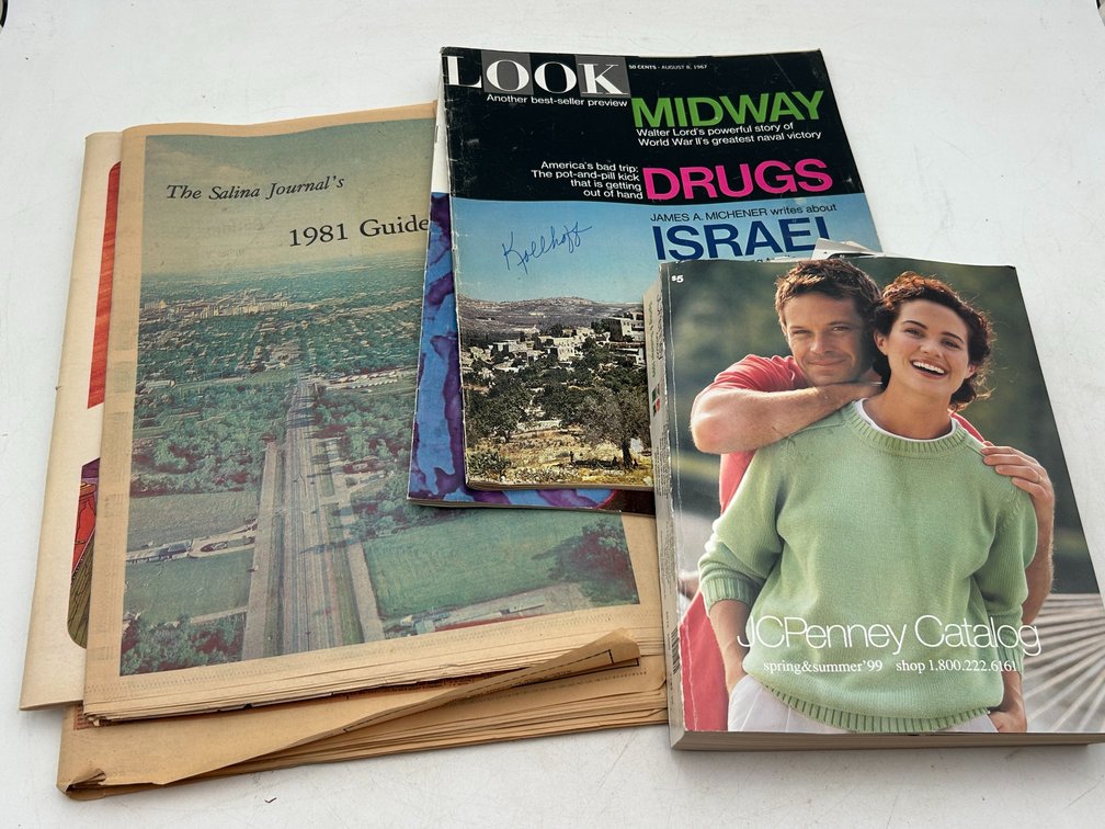 Vintage Travel Guides & Magazines