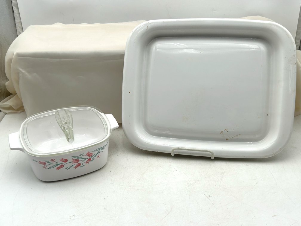 Corning Ware Rosemarie Pink Tulip Casserole with Lid and Tray