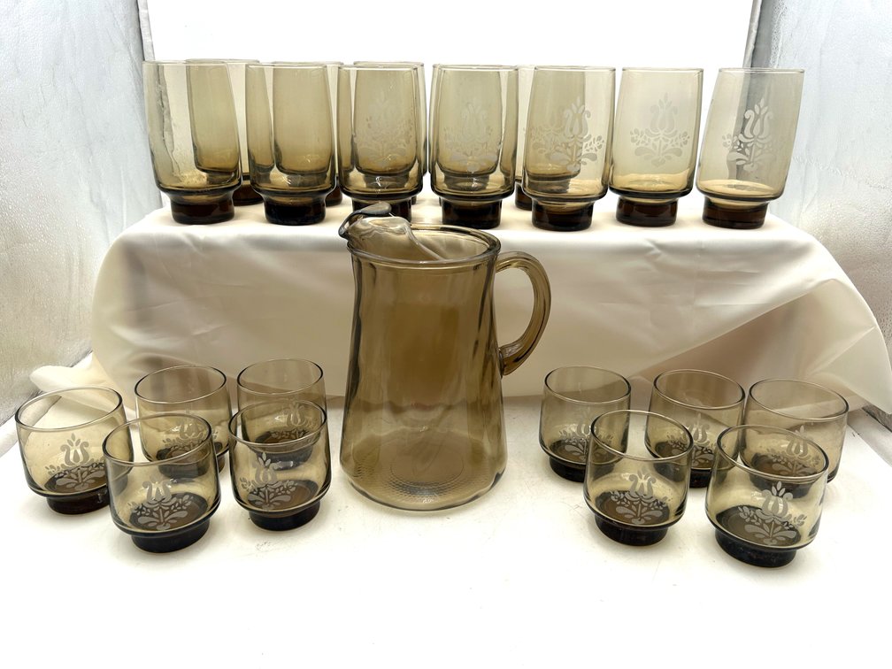 Vintage Pfaltzgraff Smoky Brown Glass Tumblers & Juice Glasses