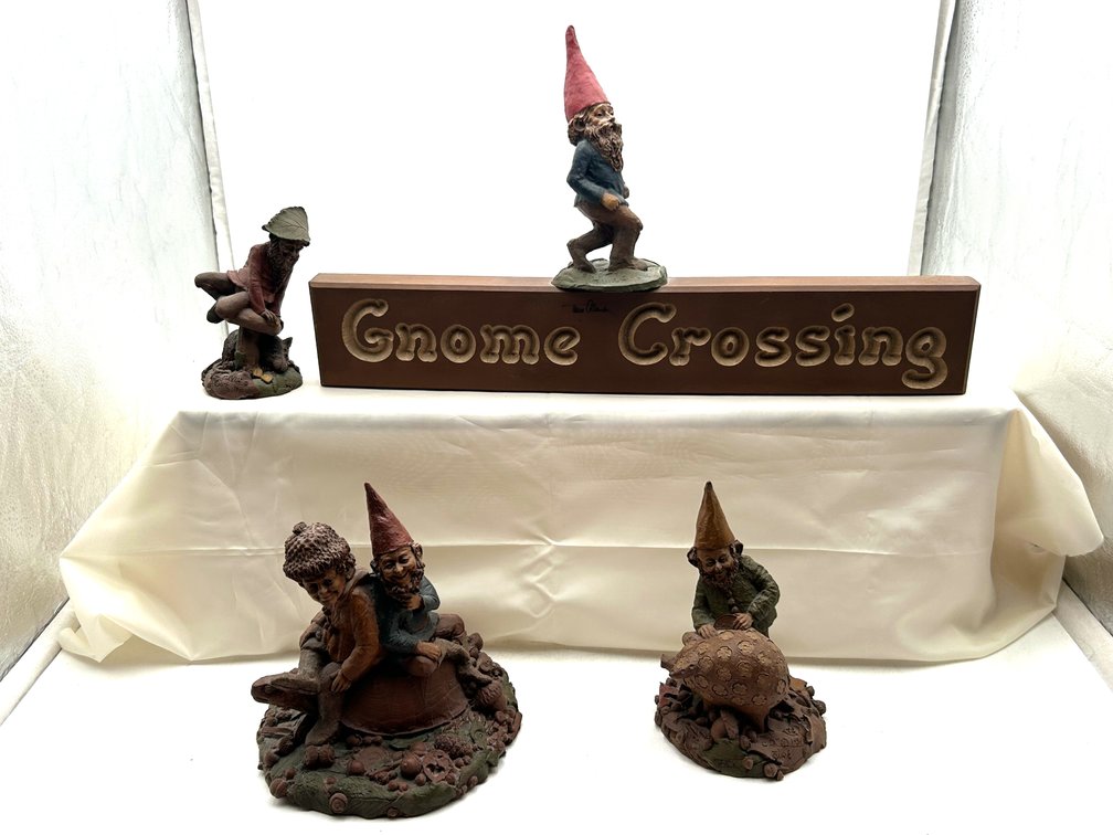 Tom Clark Gnomes & Gnome Crossing Sign
