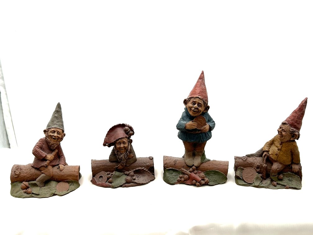Tom Clark Gnomes & Riser