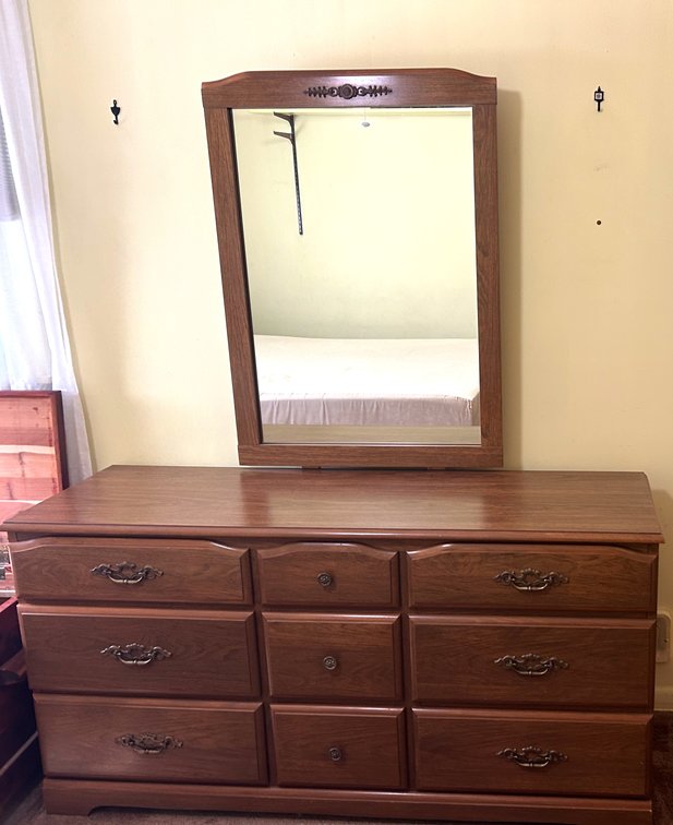 9 Drawer Dresser with Mirror