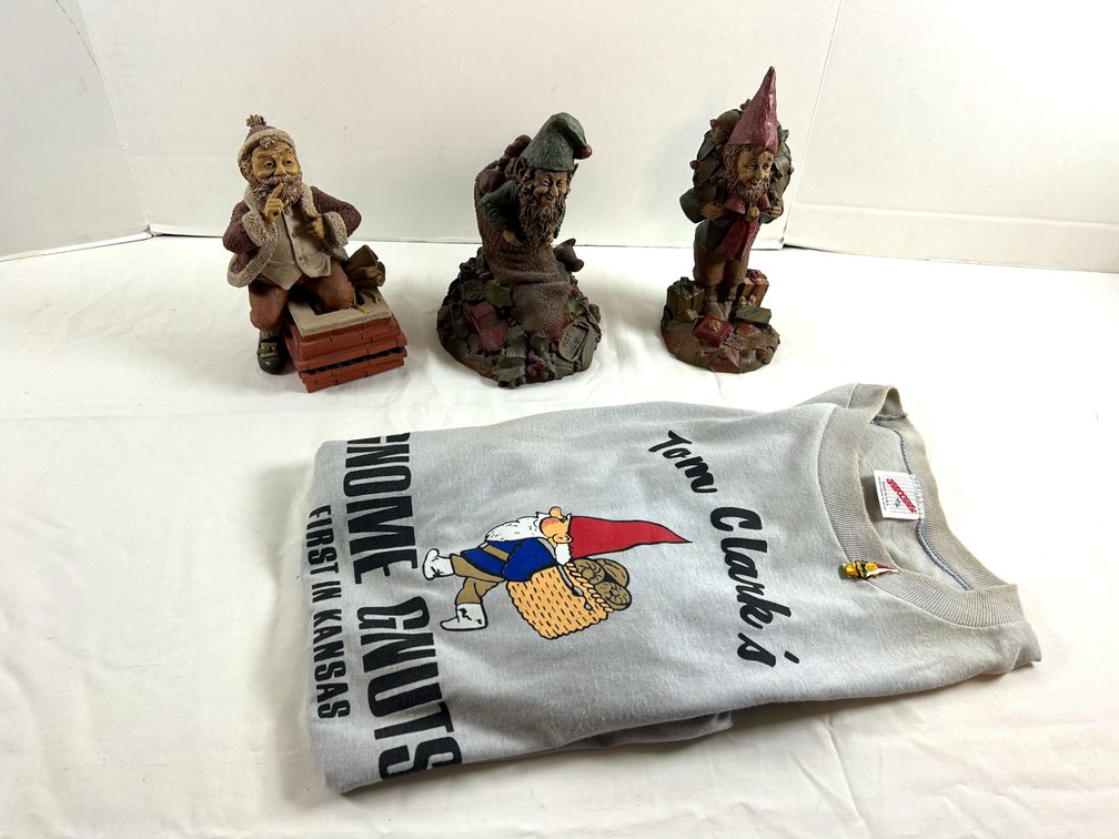 Tom Clark Gnomes Shirt & Pin with Christmas Gnomes