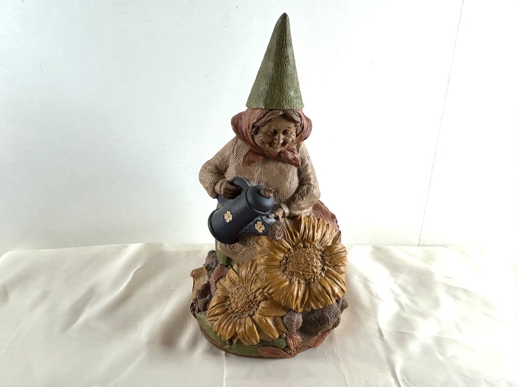 Tom Clark "Mum" Gnome