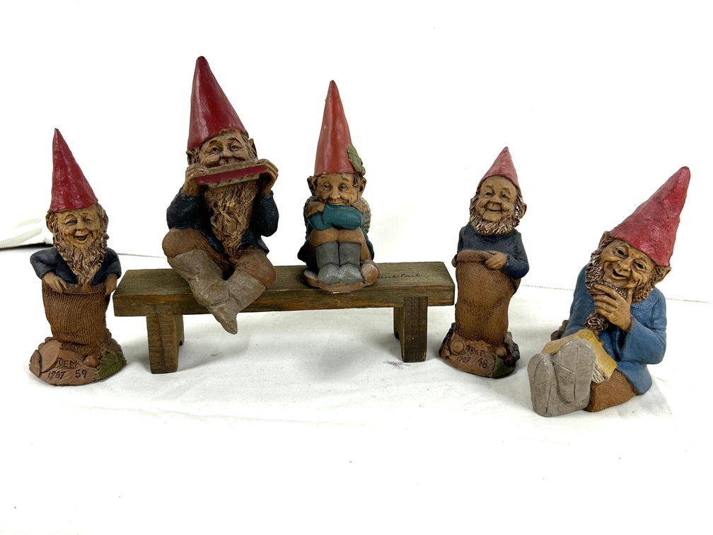 Tom Clark Gnomes (5) and Bench