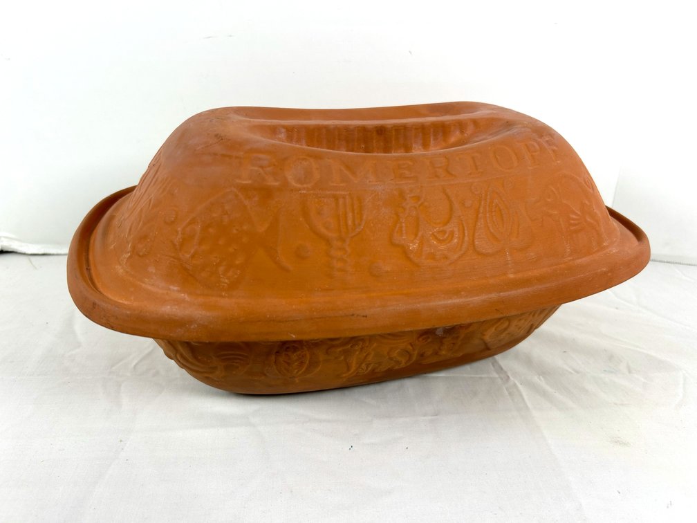 Unglazed Terra Cotta Clay Roasting Container with Lid