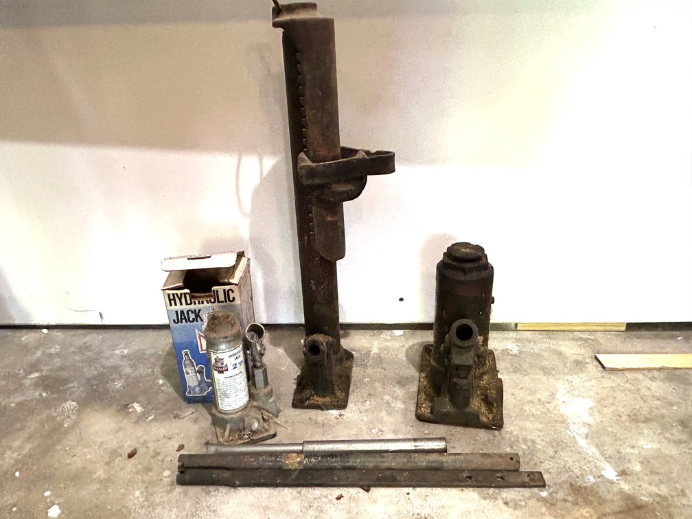 Hydraulic Jacks (3)