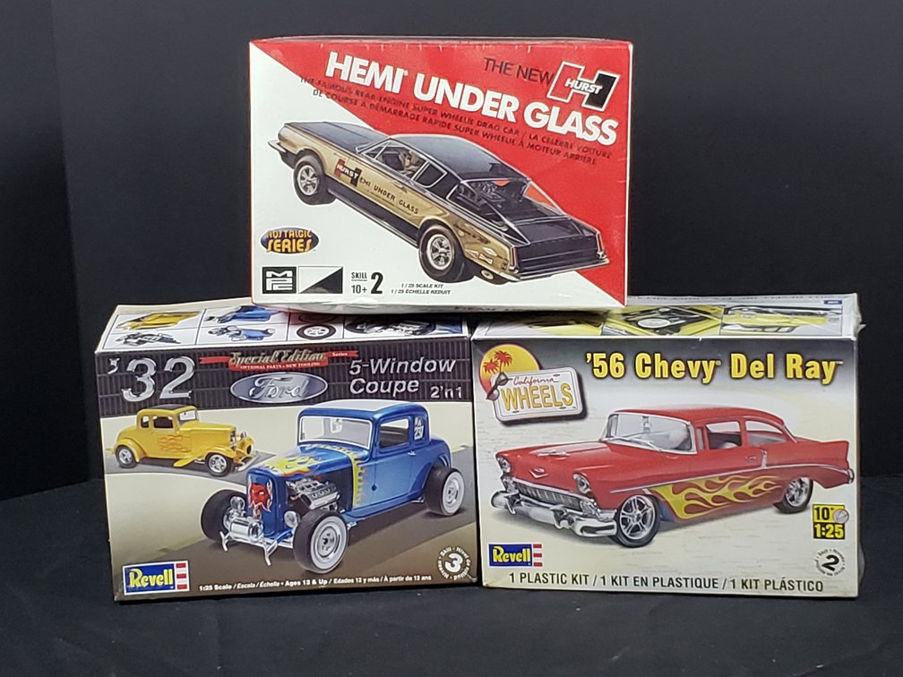 1:25 Scale Plastic Model Car Kits