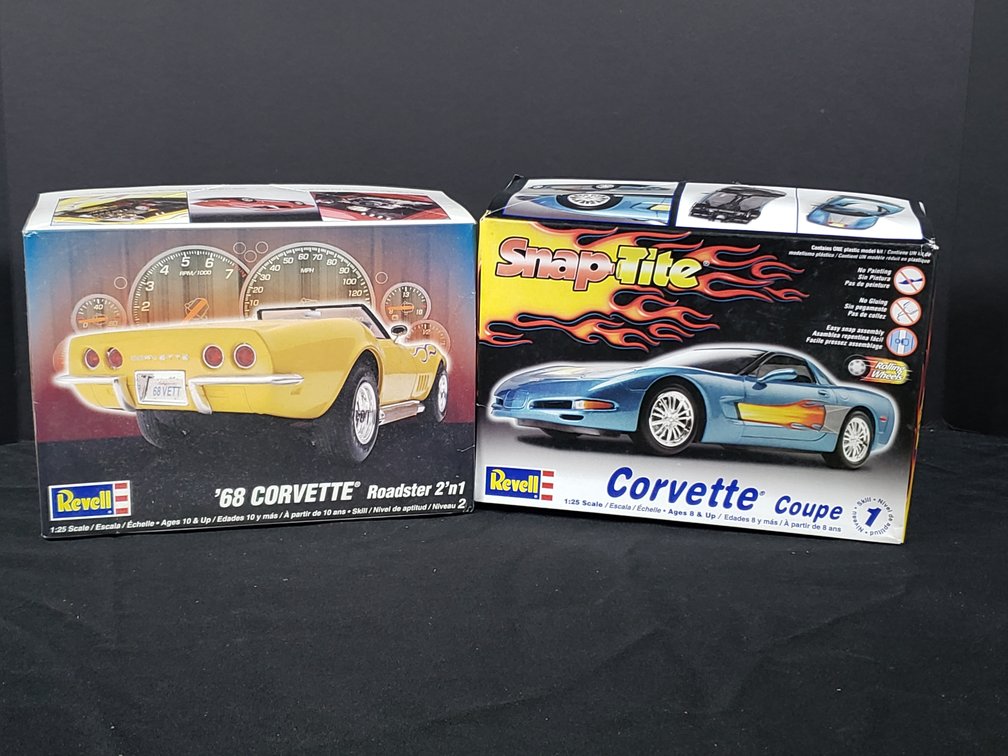 Revell 1:25 Scale Corvette Plastic Model Car Kits