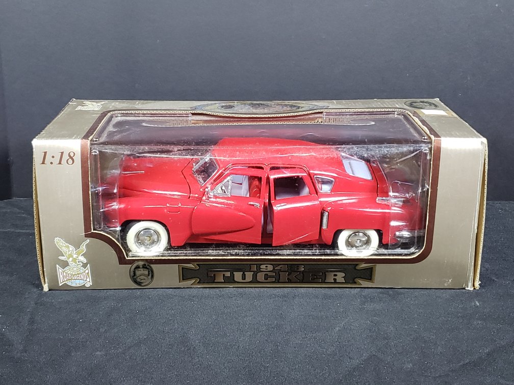 Road Legends 1:18 Scale 1948 Tucker Diecast Car