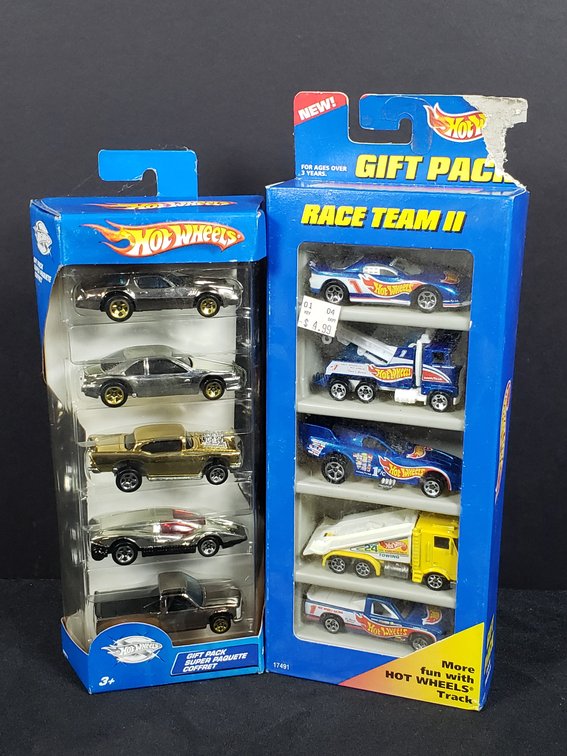 Hot Wheels Race Team II and Chrome 5-Car Gift Packs