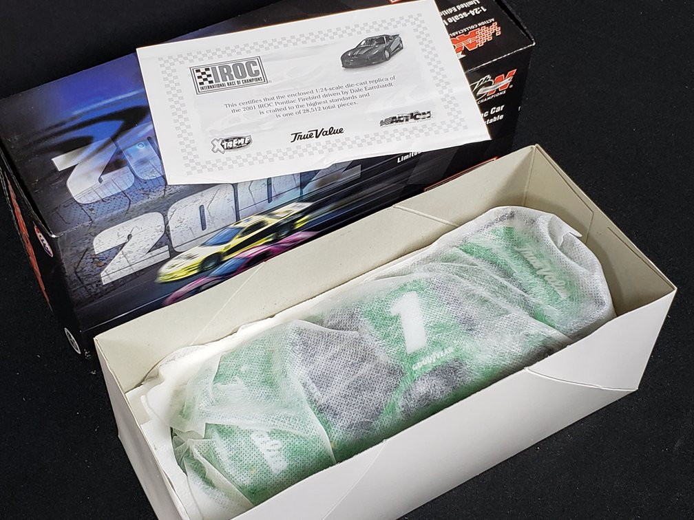 Action Dale Earnhardt 2001 IROC Firebird 1:24 Die-Cast Car
