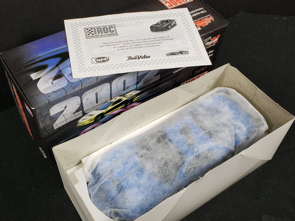 Action 1999 IROC Dale Earnhardt Pontiac Firebird 1:24 Die-Cast Car