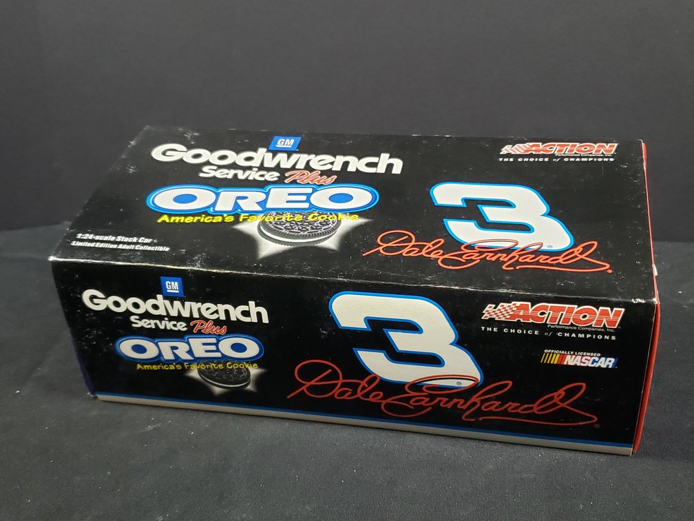 Action Dale Earnhardt #3 Oreo 2001 Monte Carlo 1:24 Stock Car