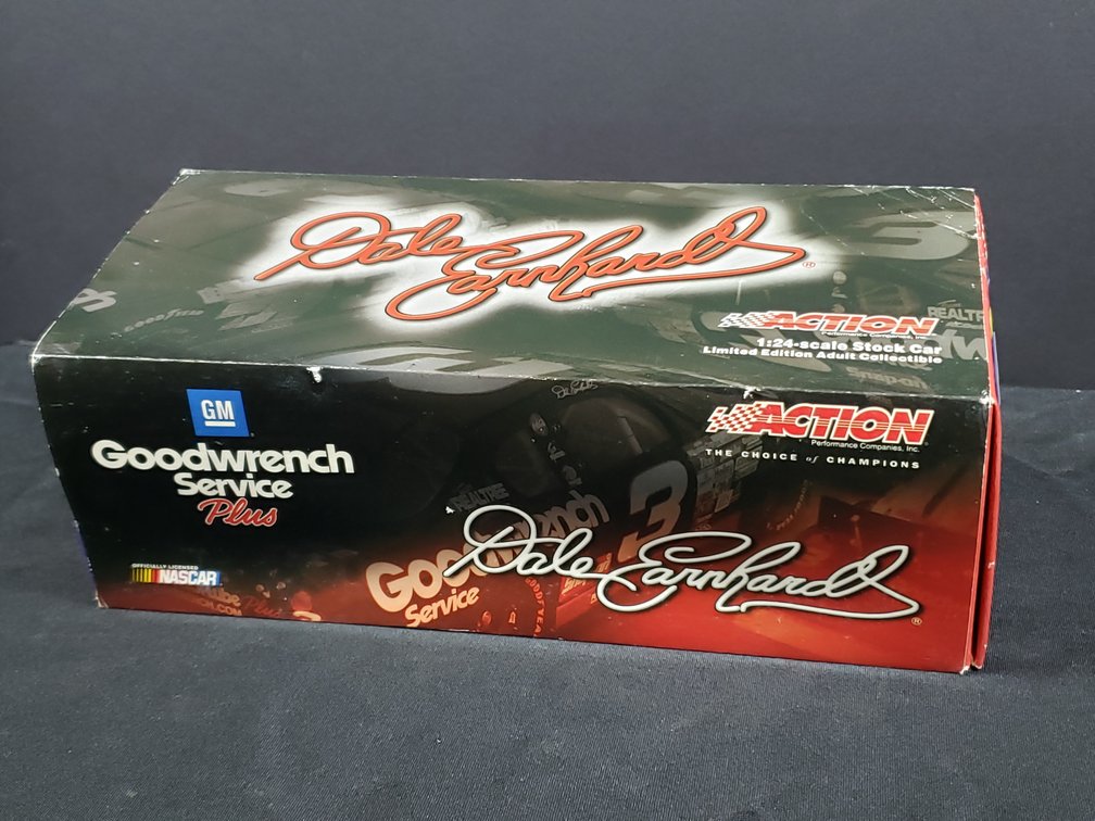 Action Dale Earnhardt #3 GM Goodwrench 2001 Monte Carlo 1:24 Stock Car