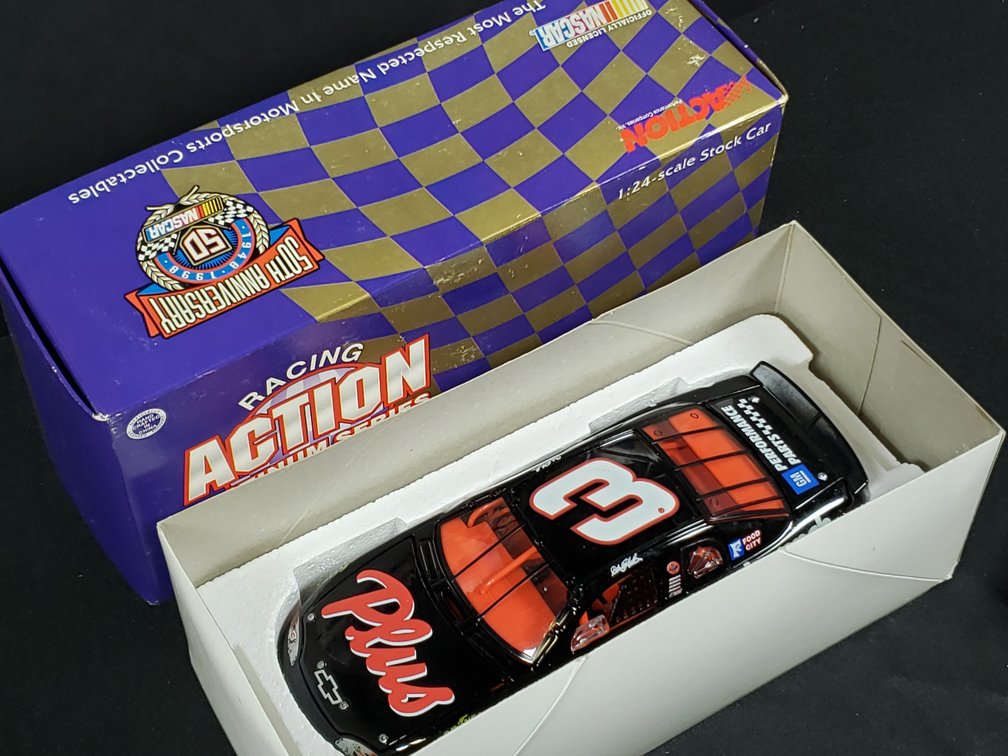 Action Dale Earnhardt #3 Goodwrench Plus 1998 Monte Carlo 1:24 Die-Cast Car