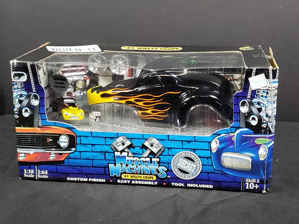 Muscle Machines '41 Willys Coupe 1:18 Diecast Model Kit