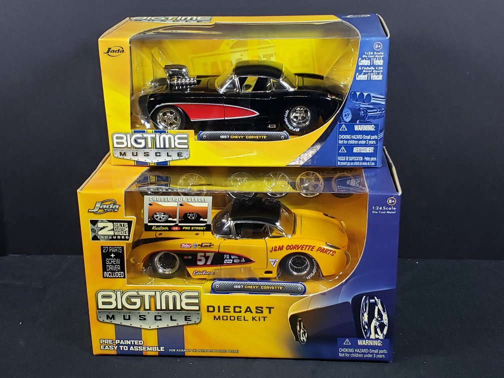 Jada Toys Bigtime Muscle 1:24 Scale 1957 Chevy Corvettes