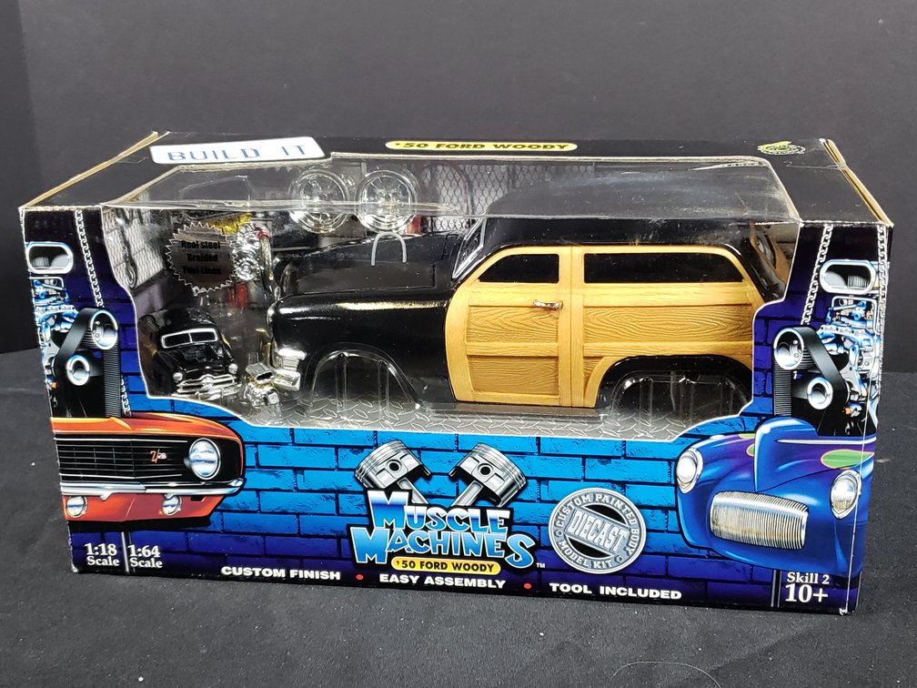 Muscle Machines '50 Ford Woody 1:18 Scale Diecast Model Kit