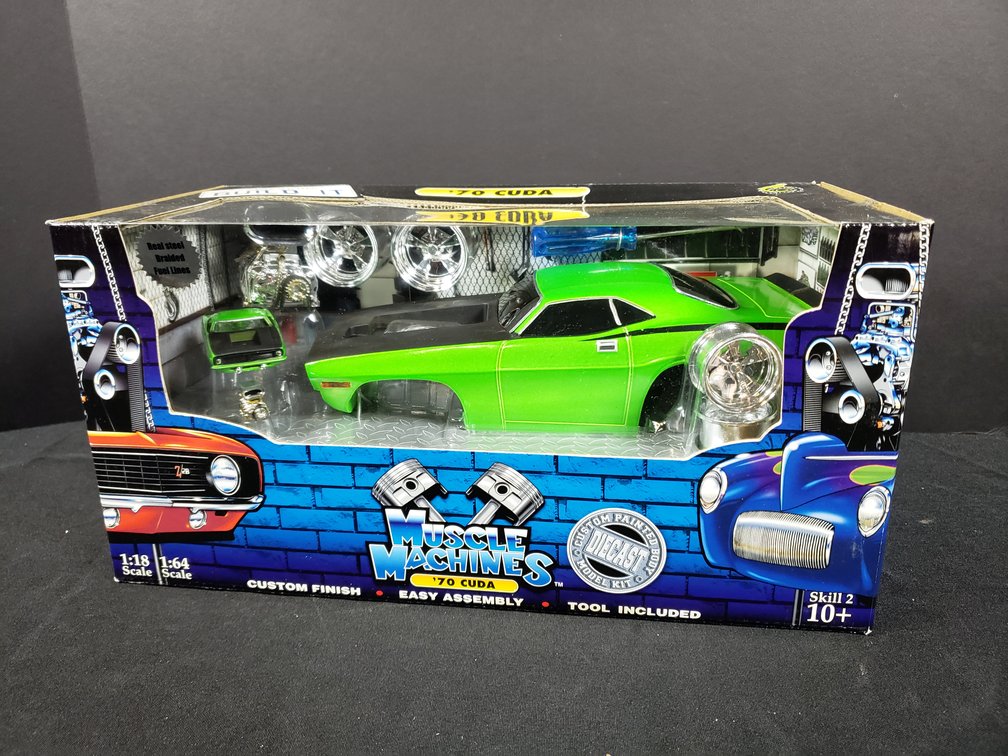 Muscle Machines '70 Cuda 1:18 and 1:64 Diecast Model Kit