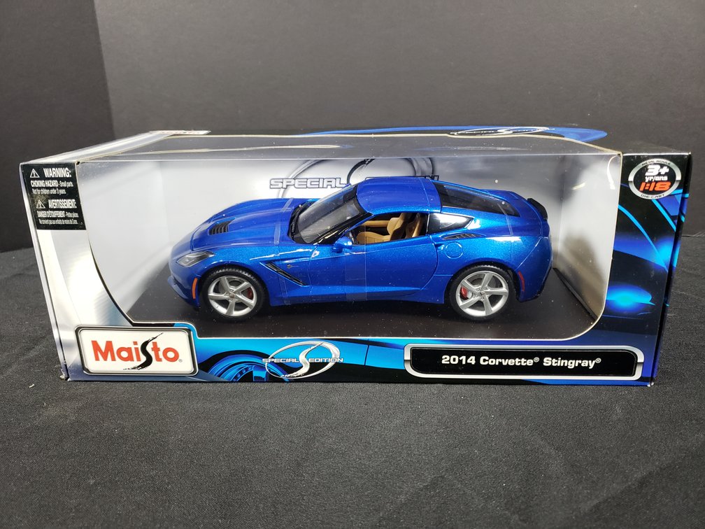 Maisto 2014 Corvette Stingray 1:18 Scale Die-Cast Car