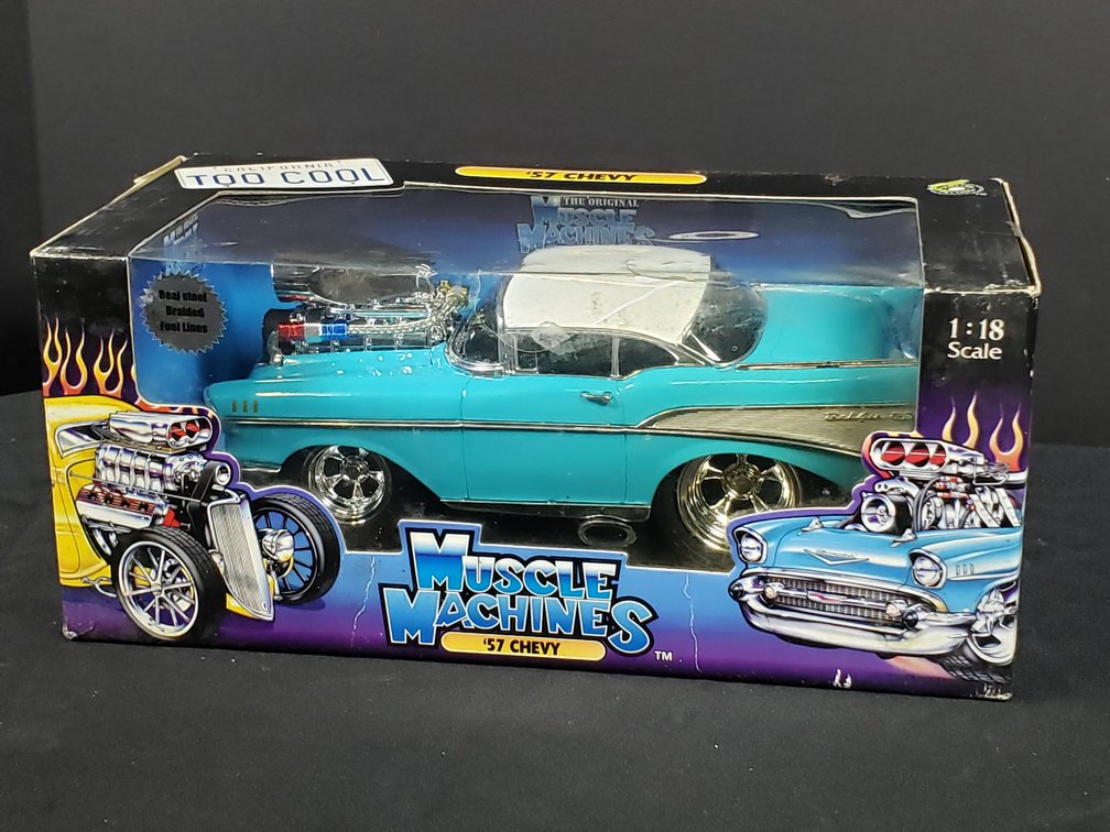 Muscle Machines 1:18 Scale '57 Chevy Diecast Model Car