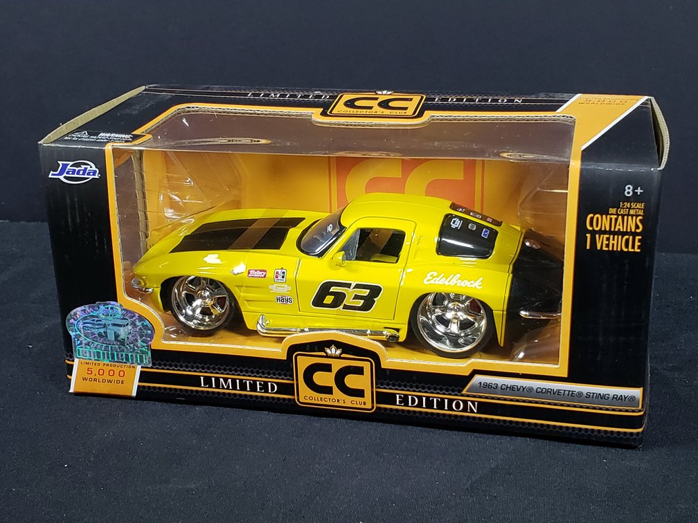 Jada 1963 Chevy Corvette Sting Ray 1:24 Scale Die-Cast Car