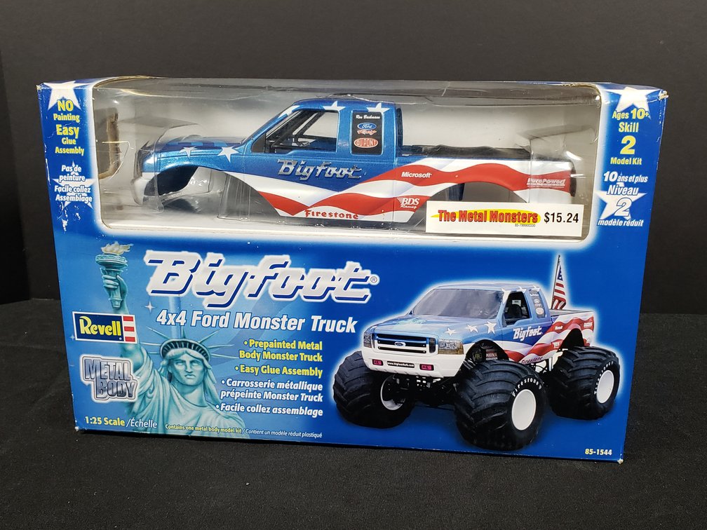 Revell Bigfoot 4x4 Ford Monster Truck 1:25 Scale Model Kit