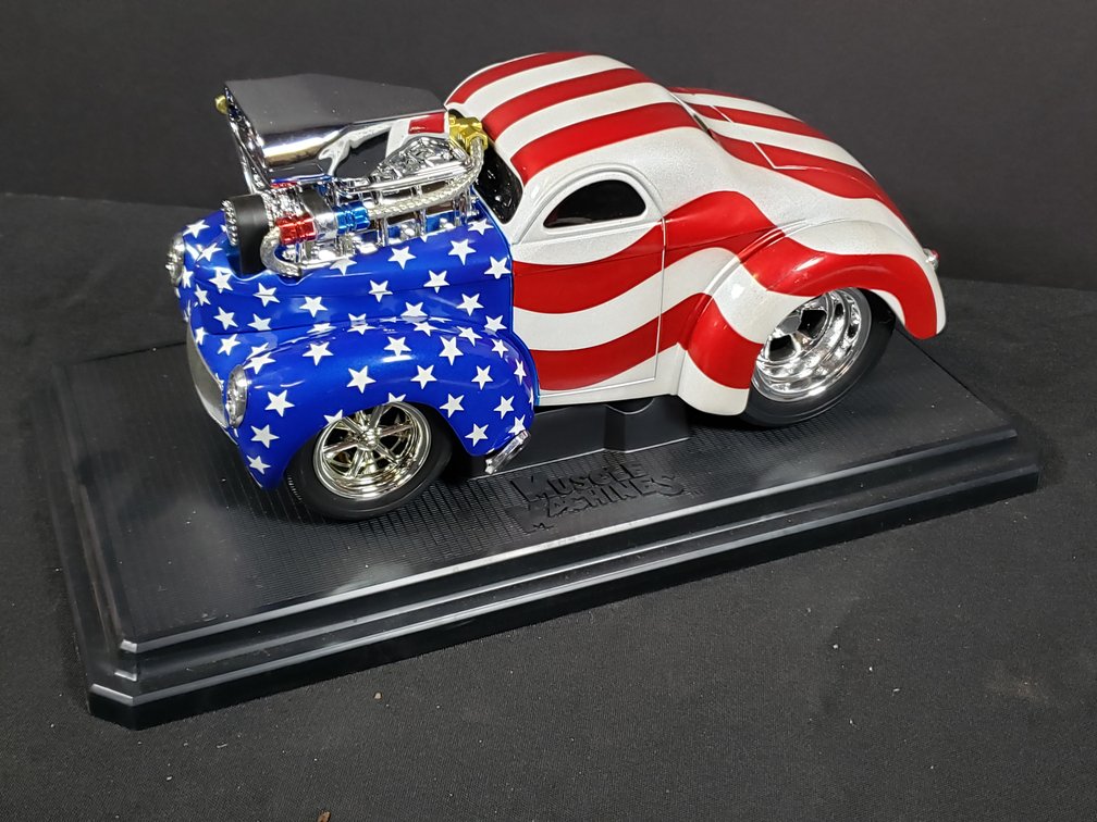 Muscle Machines American Flag Hot Rod Coupe Model Car