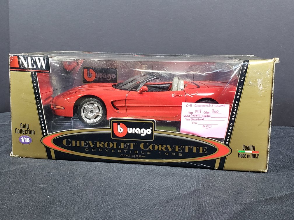 Bburago 1998 Chevrolet Corvette Convertible 1/18 Diecast Model