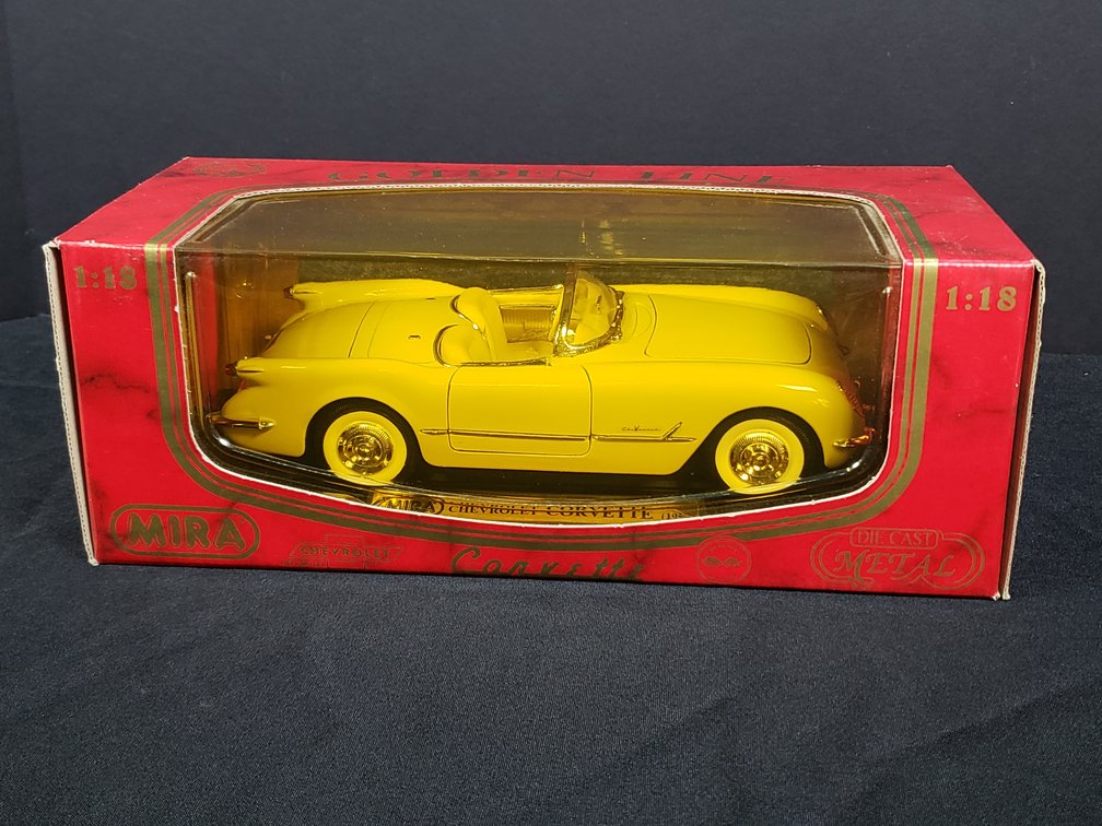 Mira 1955 Chevrolet Corvette 1:18 Scale Die-Cast Model Car