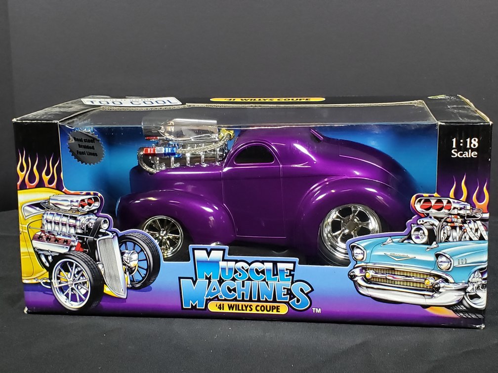Muscle Machines '41 Willys Coupe 1:18 Scale Die-Cast Car