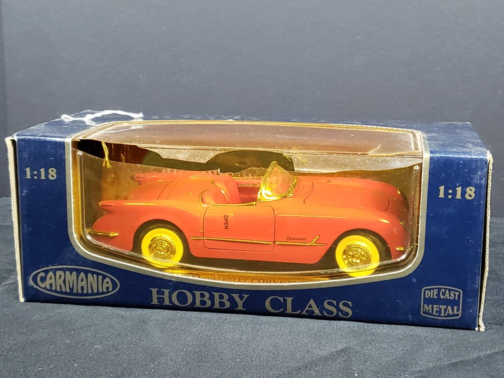Mira Carmania 1:18 1954 Chevrolet Corvette Die-Cast Car