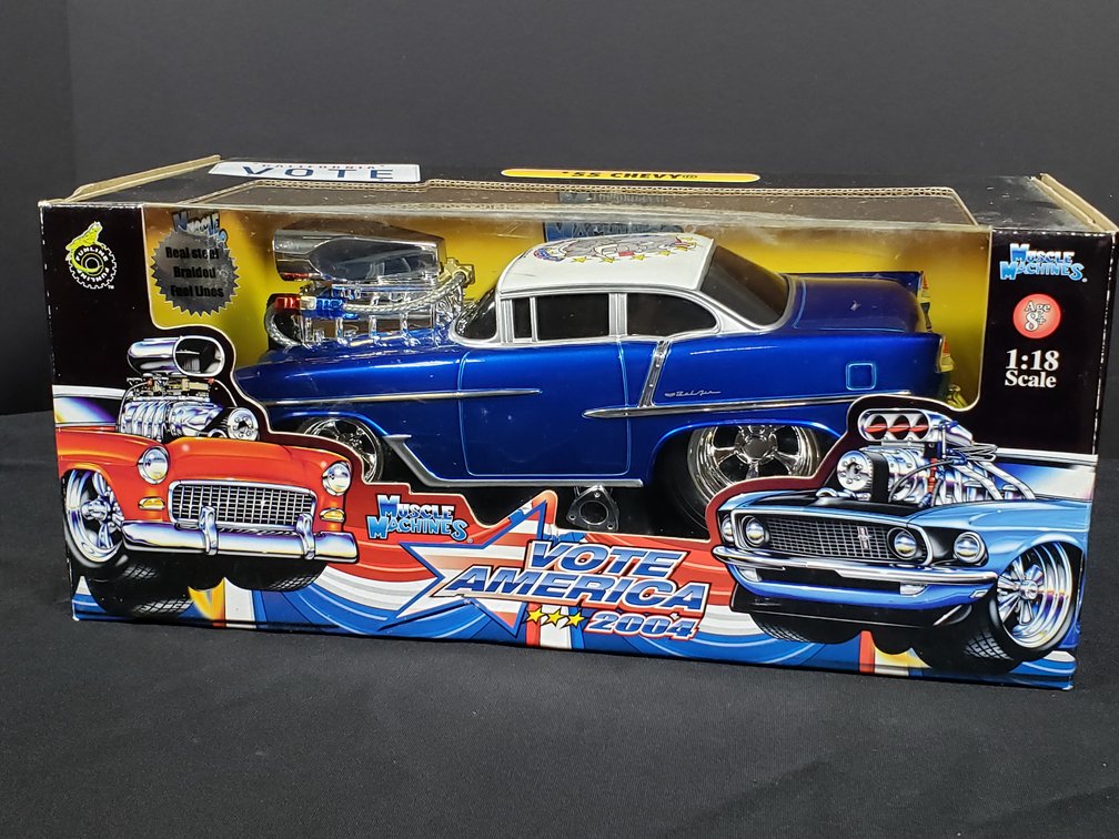 Muscle Machines '55 Chevy Vote America 2004 1:18 Die-Cast Car