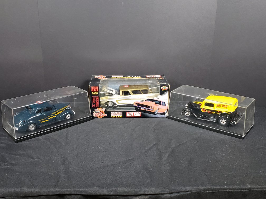 Racing Champions Hot Rod Magazine Die-Cast Cars
