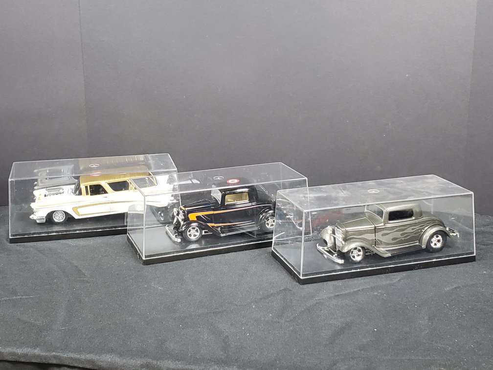 Die-Cast Model Hot Rod Cars in Acrylic Display Cases