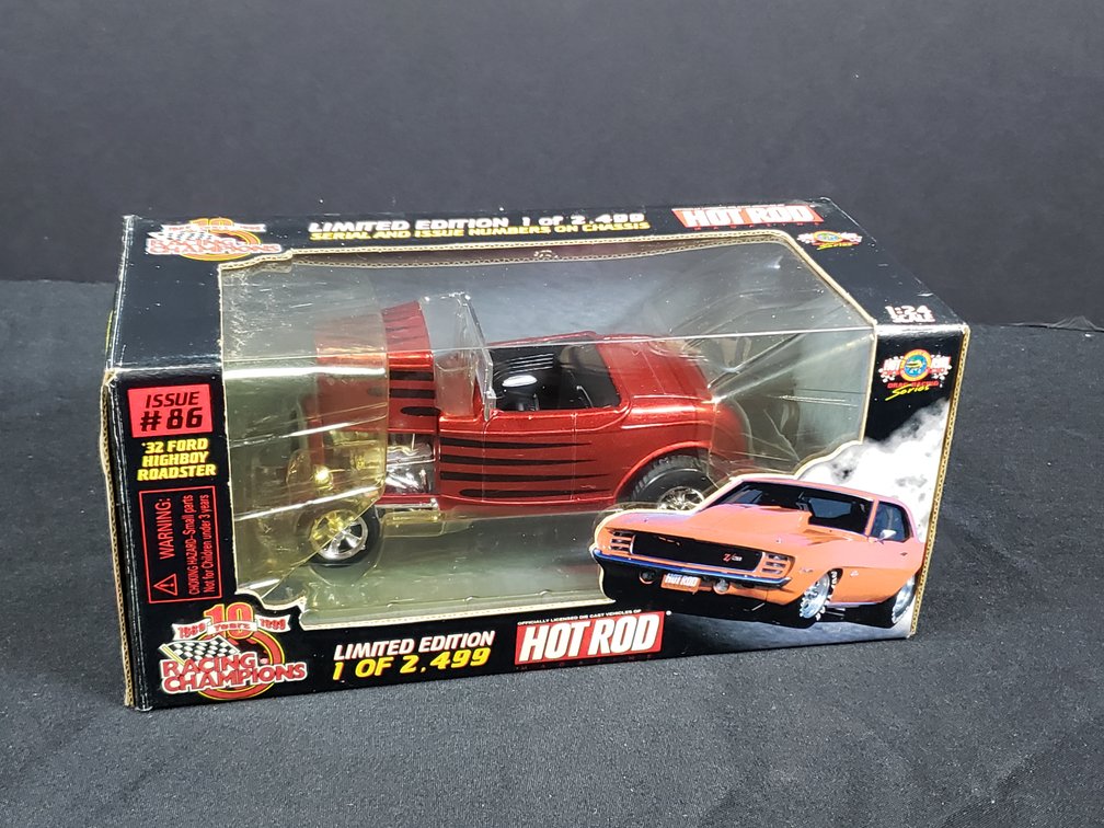 Racing Champions 1:24 '32 Ford Highboy Roadster Die-Cast Car