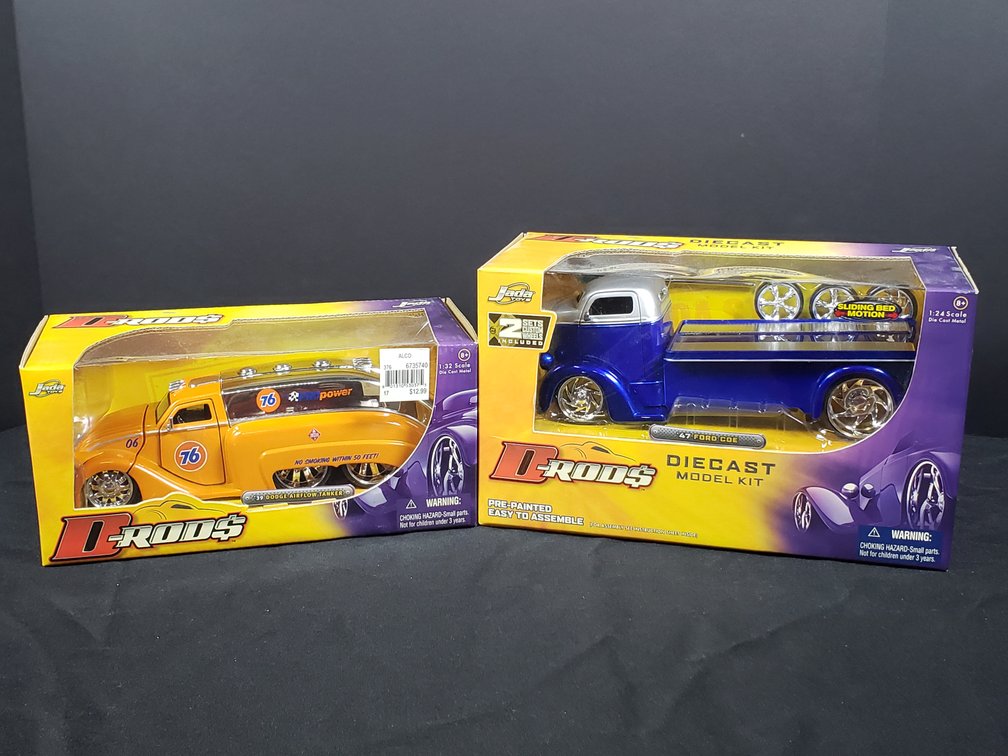 Jada Toys D-Rods '39 Dodge Tanker and '47 Ford COE
