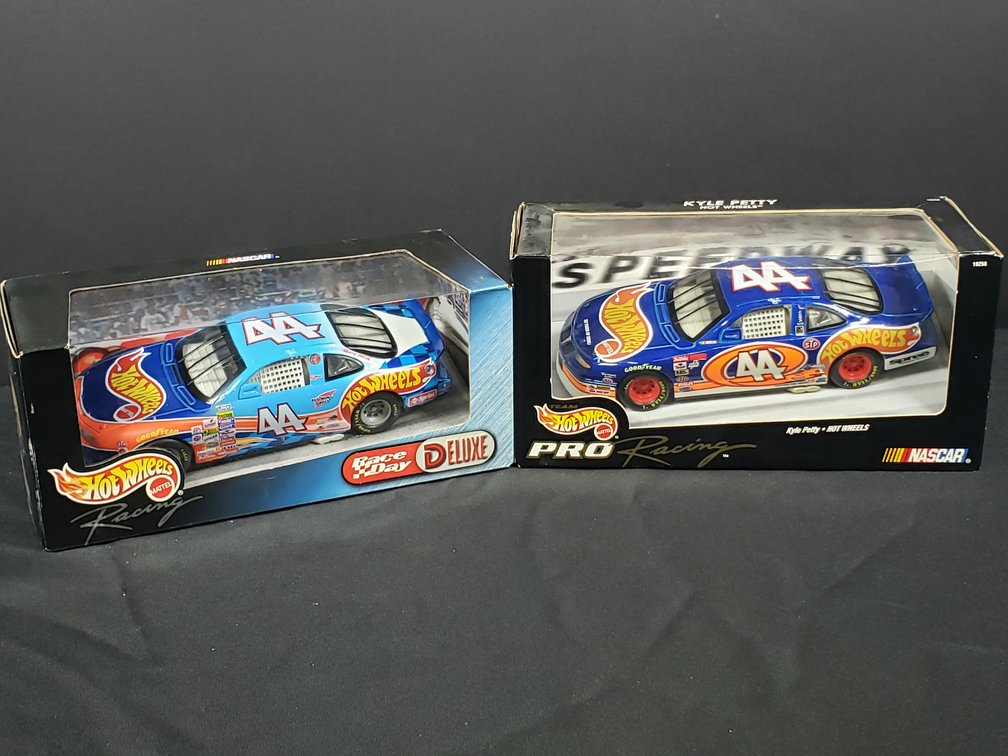 Hot Wheels Kyle Petty #44 NASCAR Diecast Stock Cars