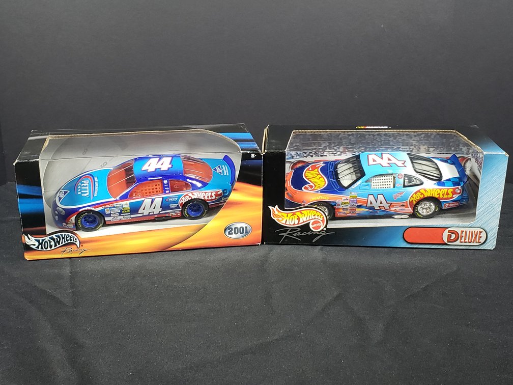 Hot Wheels Racing No. 44 NASCAR Die-Cast Cars