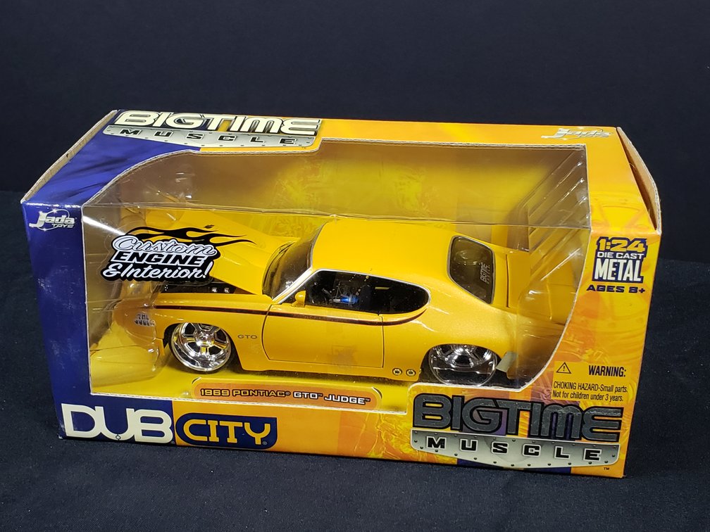 Jada Toys Bigtime Muscle 1969 Pontiac GTO Judge 1:24 Die-Cast Car
