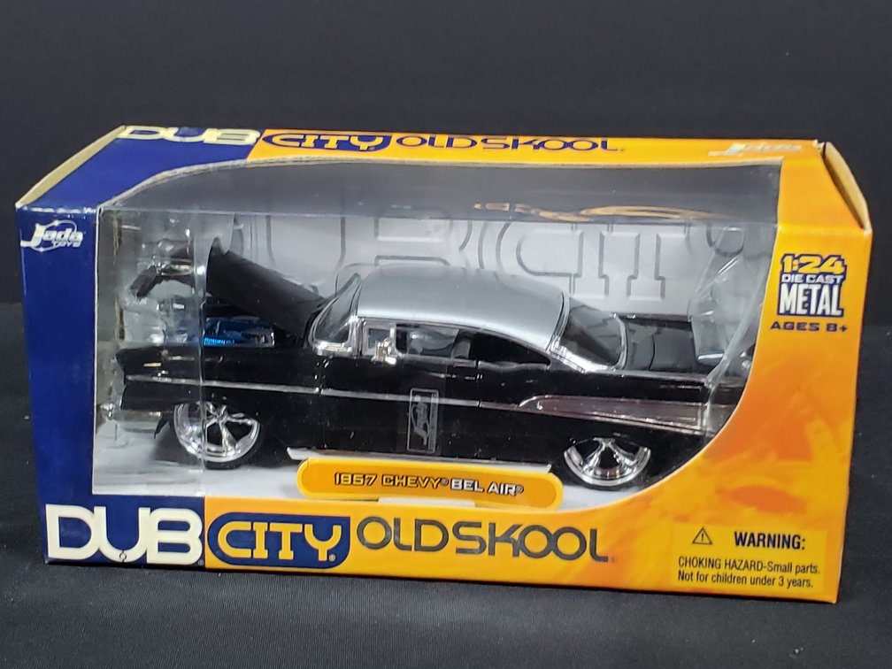 Jada Toys Dub City Old Skool 1957 Chevy Bel Air 1:24 Die-Cast Car